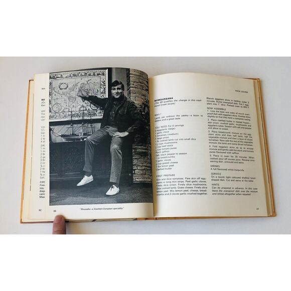 Vintage Galloping Gourmet Television HC Cookbook Volume One Graham Kerr Recipes - Picture 8 of 13